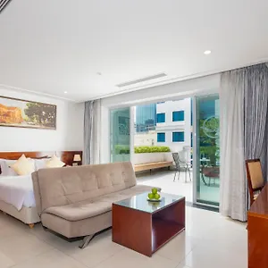 Hotel White Lotus