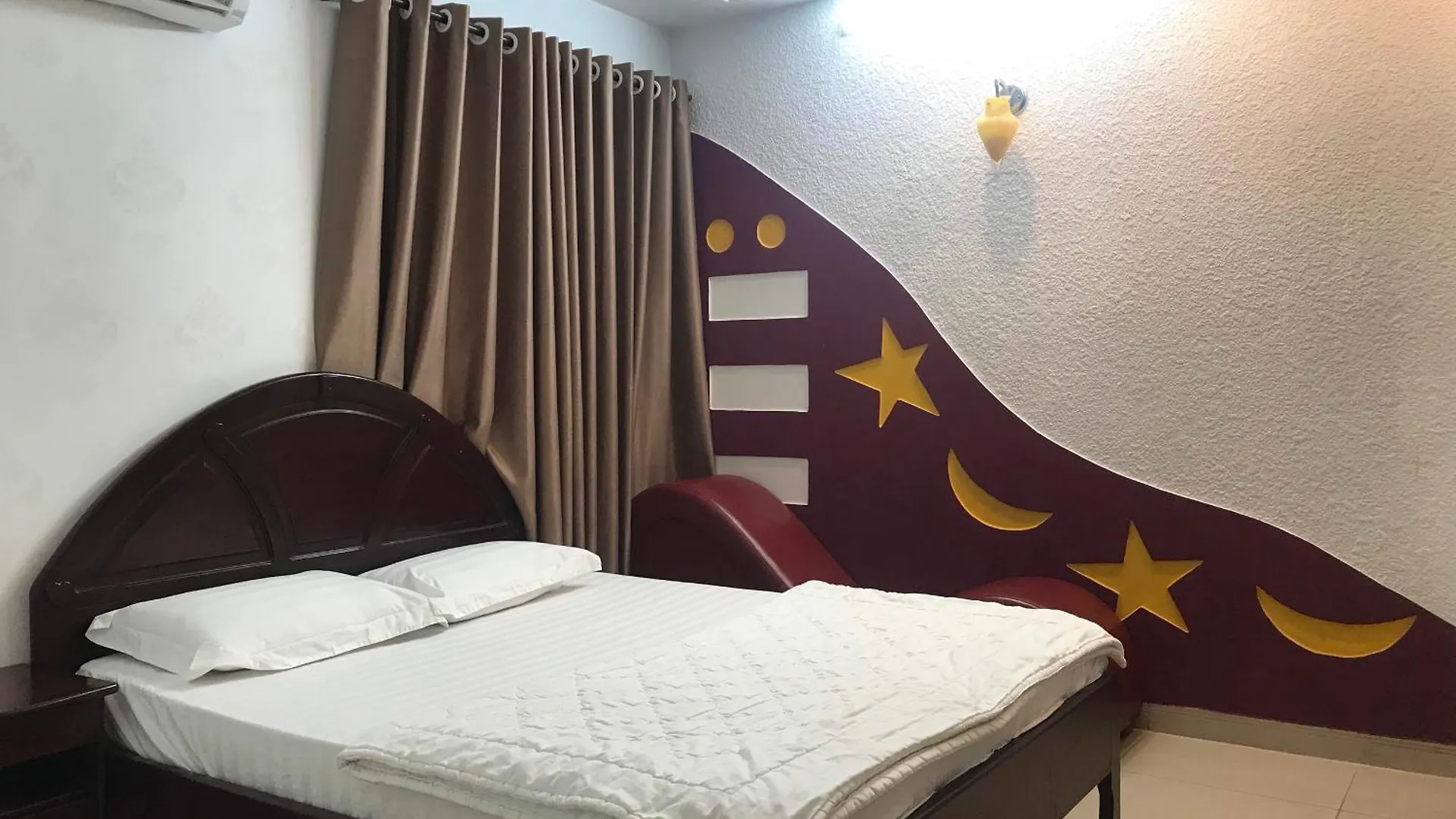 Khach San Hong Tam Hotel Ho Chi Minh City 2*,  Vietnam